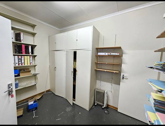 1,983M² BUSINESS FOR SALE IN NEW REDRUTH